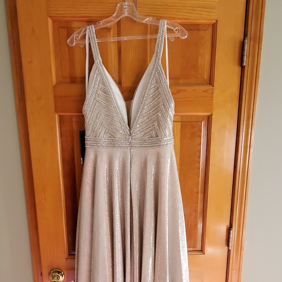 Evening/Prom gown - Picture 3 of 6